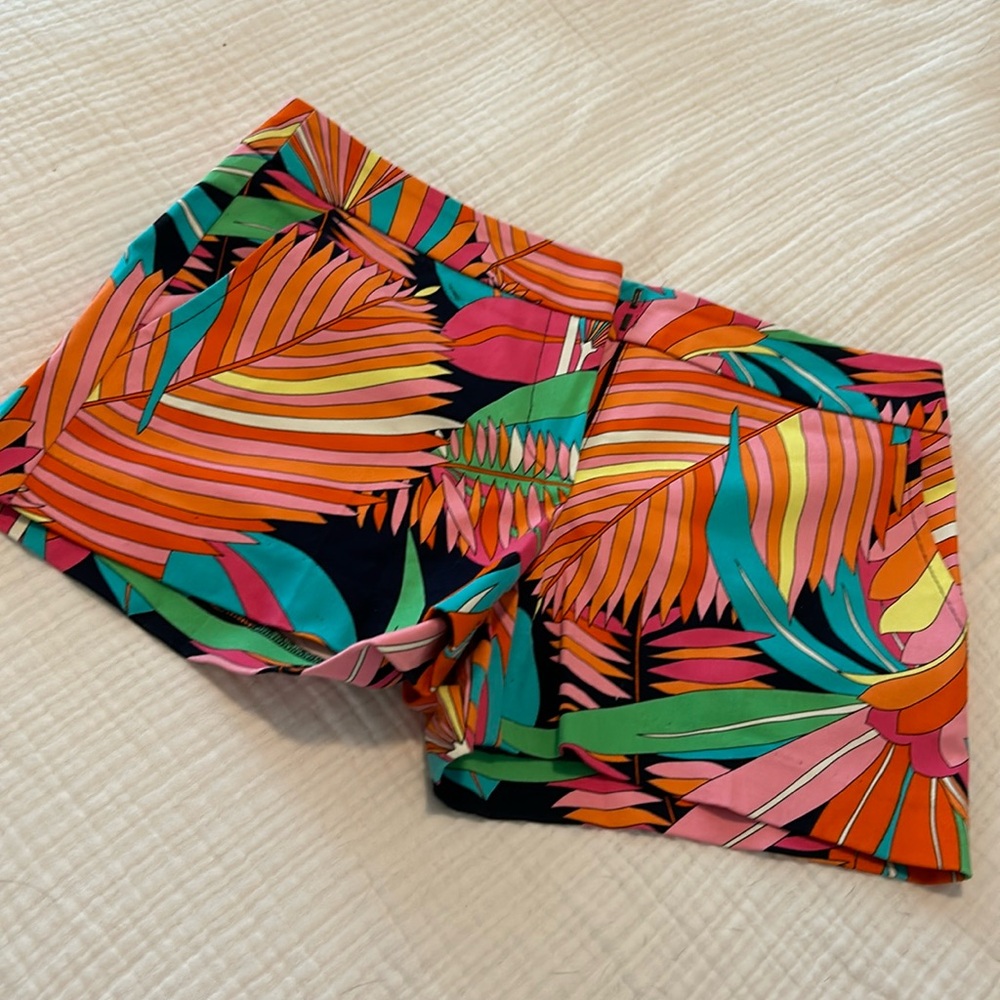Trina Turk shorts, size 4, never worn!